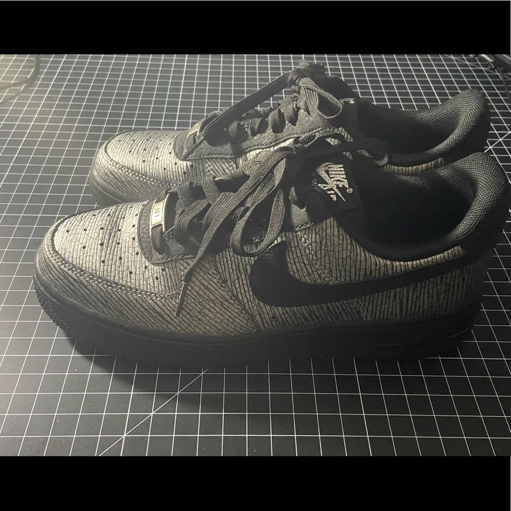 Nike Air Force 1 ‘07 Premium Metallic Silver Black